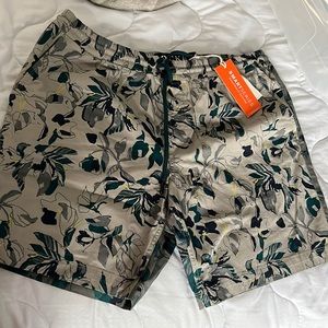Brand new Mens dockers khaki shorts!